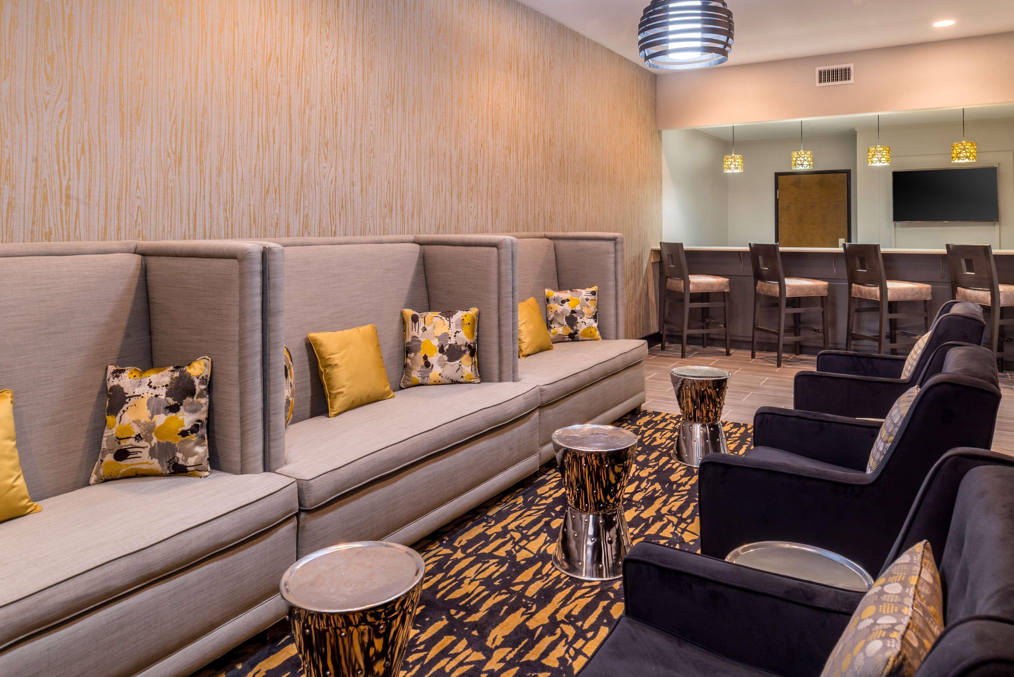 Best Western Plus Regency Park Walker Zewnętrze zdjęcie