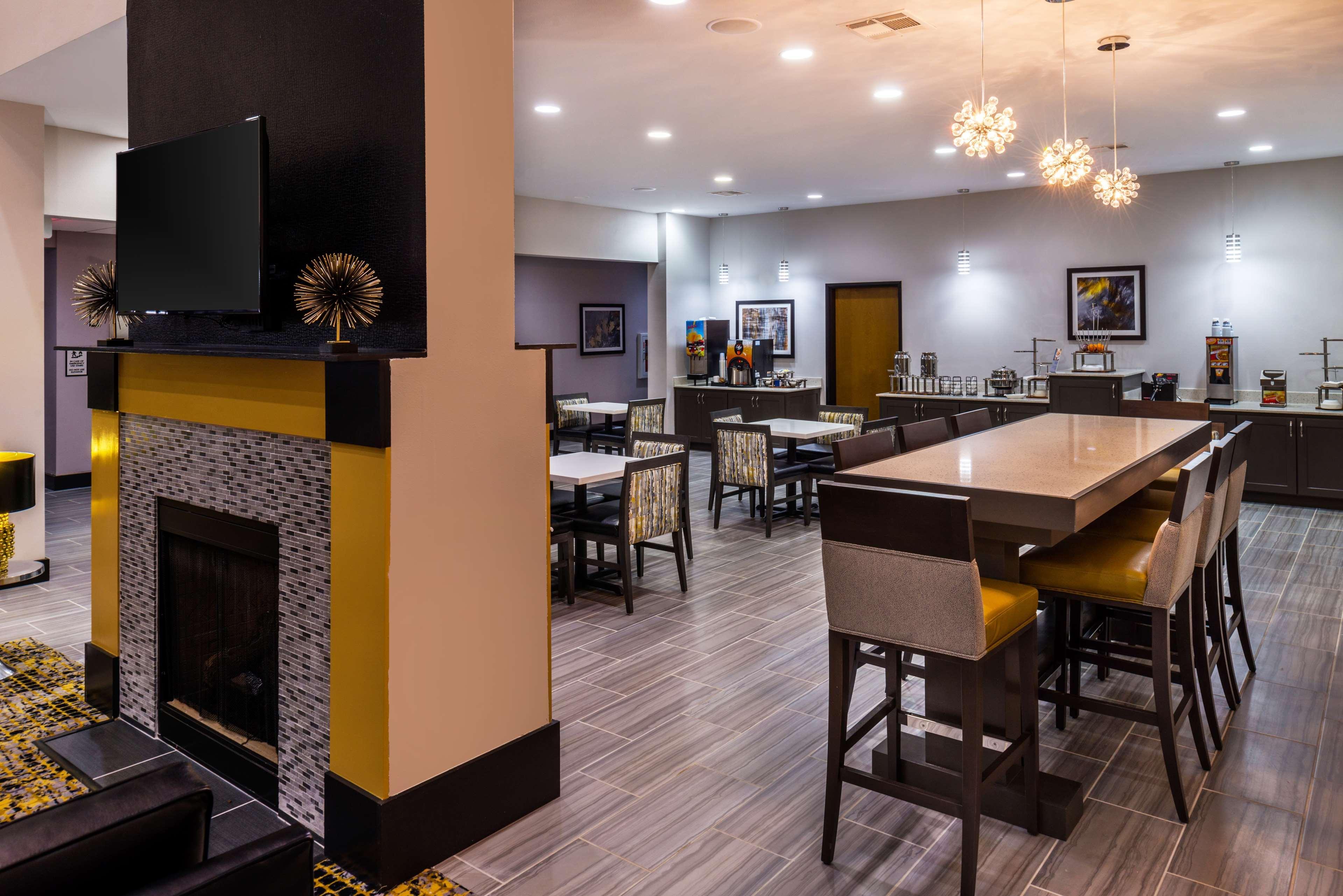 Best Western Plus Regency Park Walker Zewnętrze zdjęcie