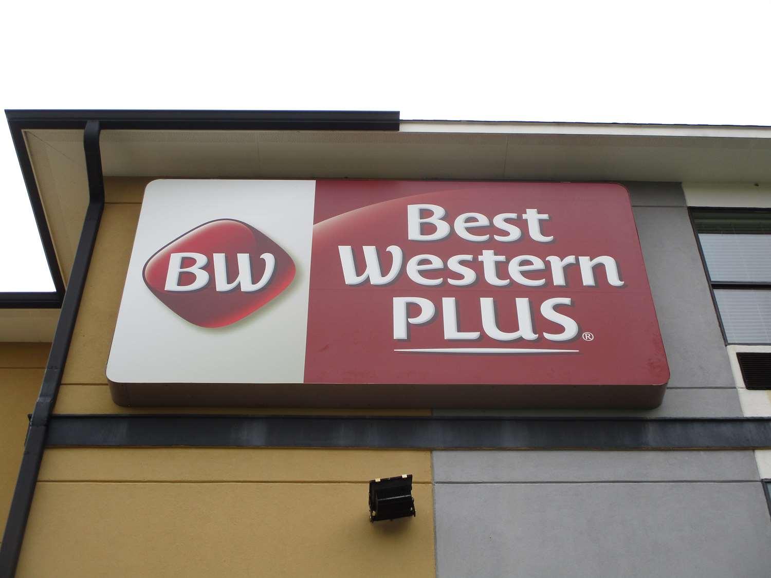 Best Western Plus Regency Park Walker Zewnętrze zdjęcie
